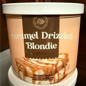 Goose Creek Caramel Drizzled Blondie Candle